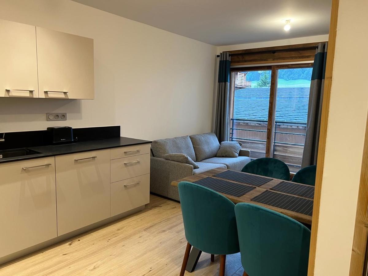 Carlina 105 Apartment Morzine Bagian luar foto
