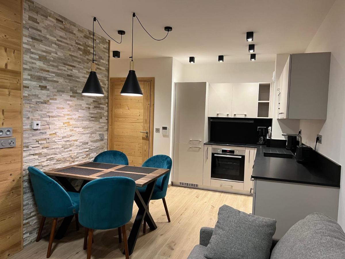 Carlina 105 Apartment Morzine Bagian luar foto